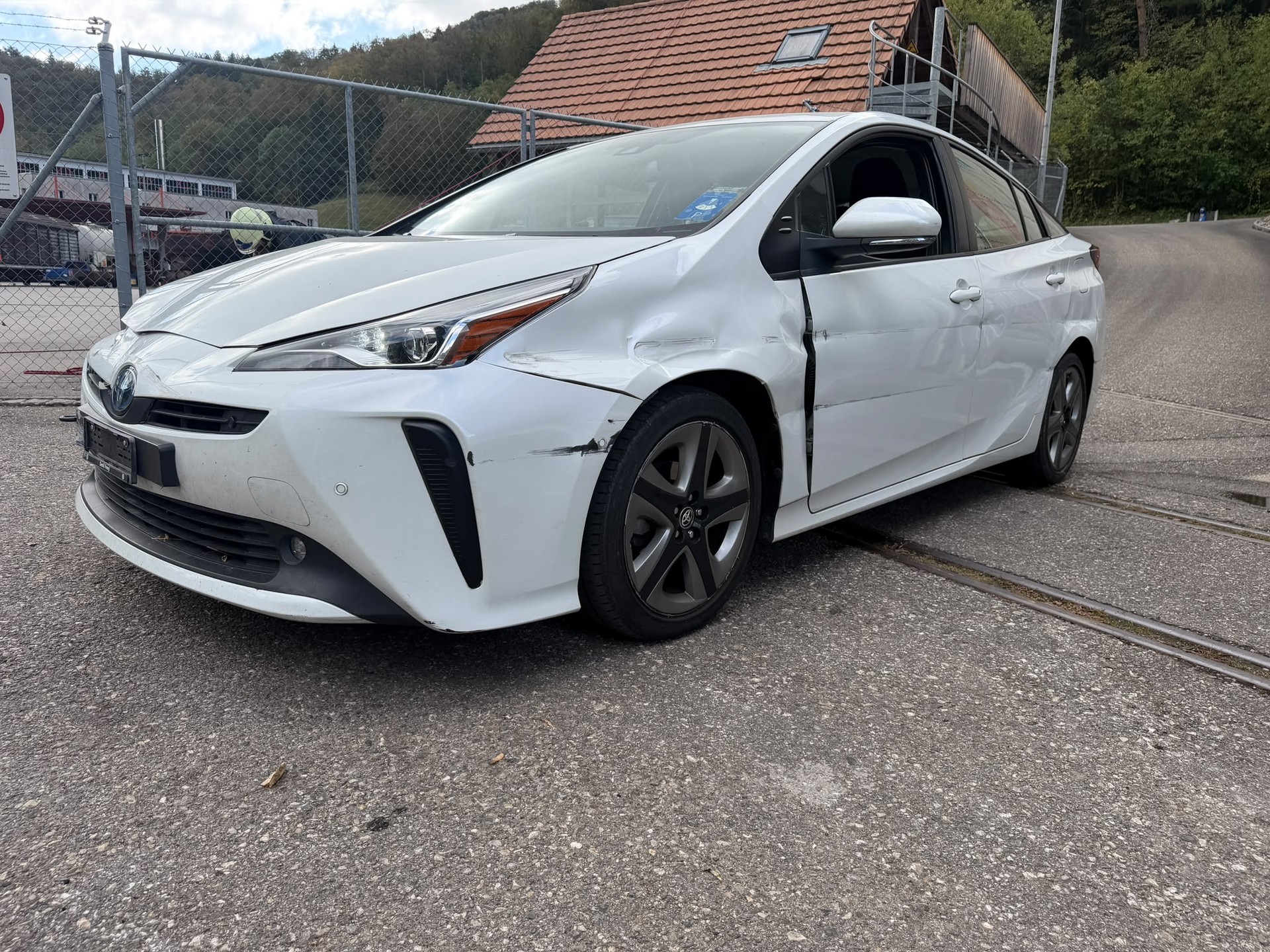 TOYOTA Prius 1.8 VVT-i HSD Comfort-image-1