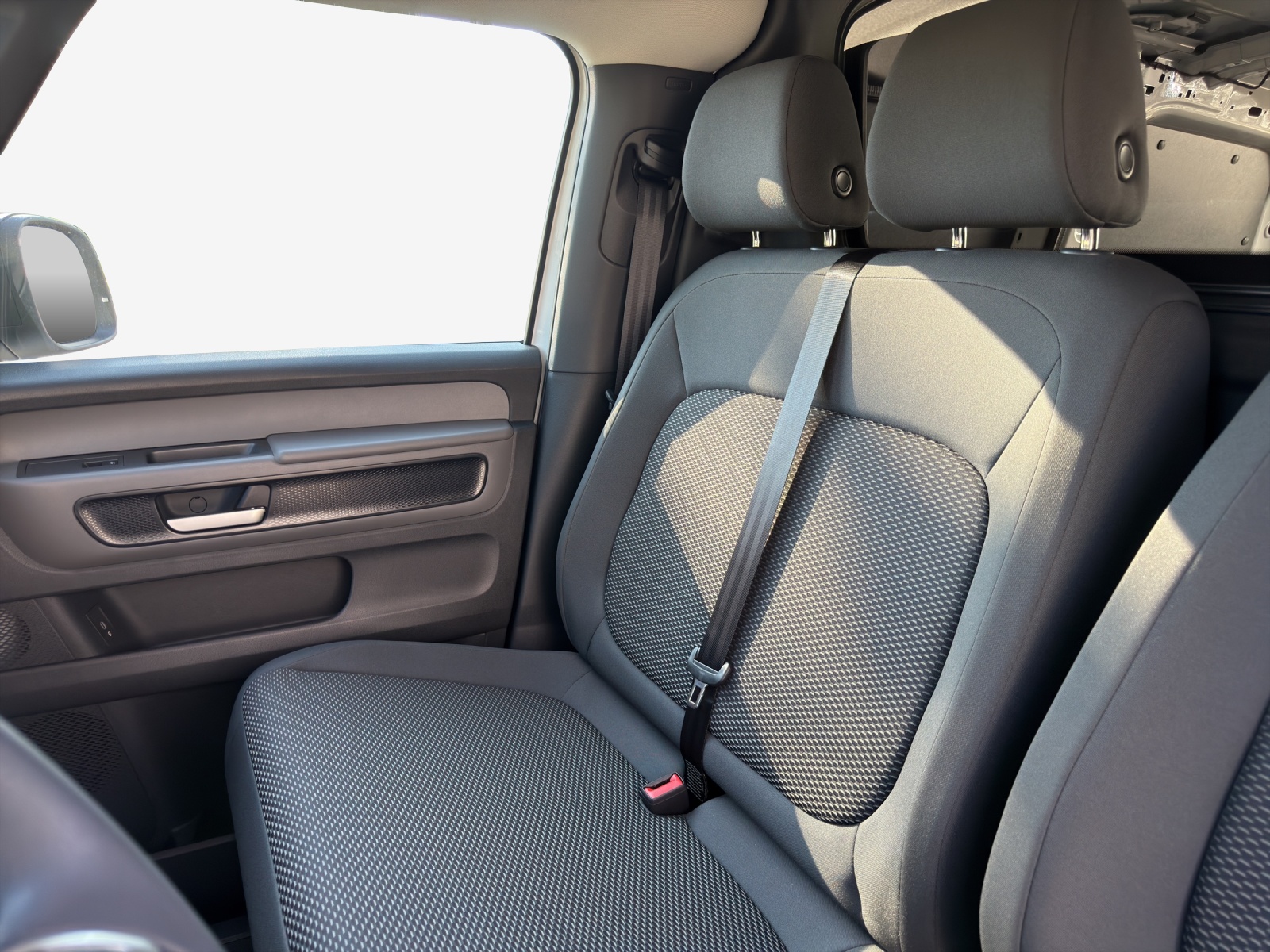 VW ID. Buzz Cargo Pro 79/84kWh 2988mm-image-11
