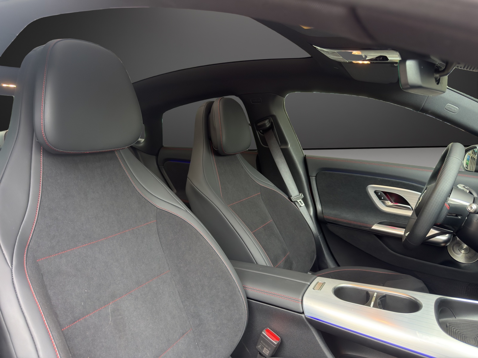 MERCEDES-BENZ CLA 350 4 Matic 85 kWh EQ-image-11