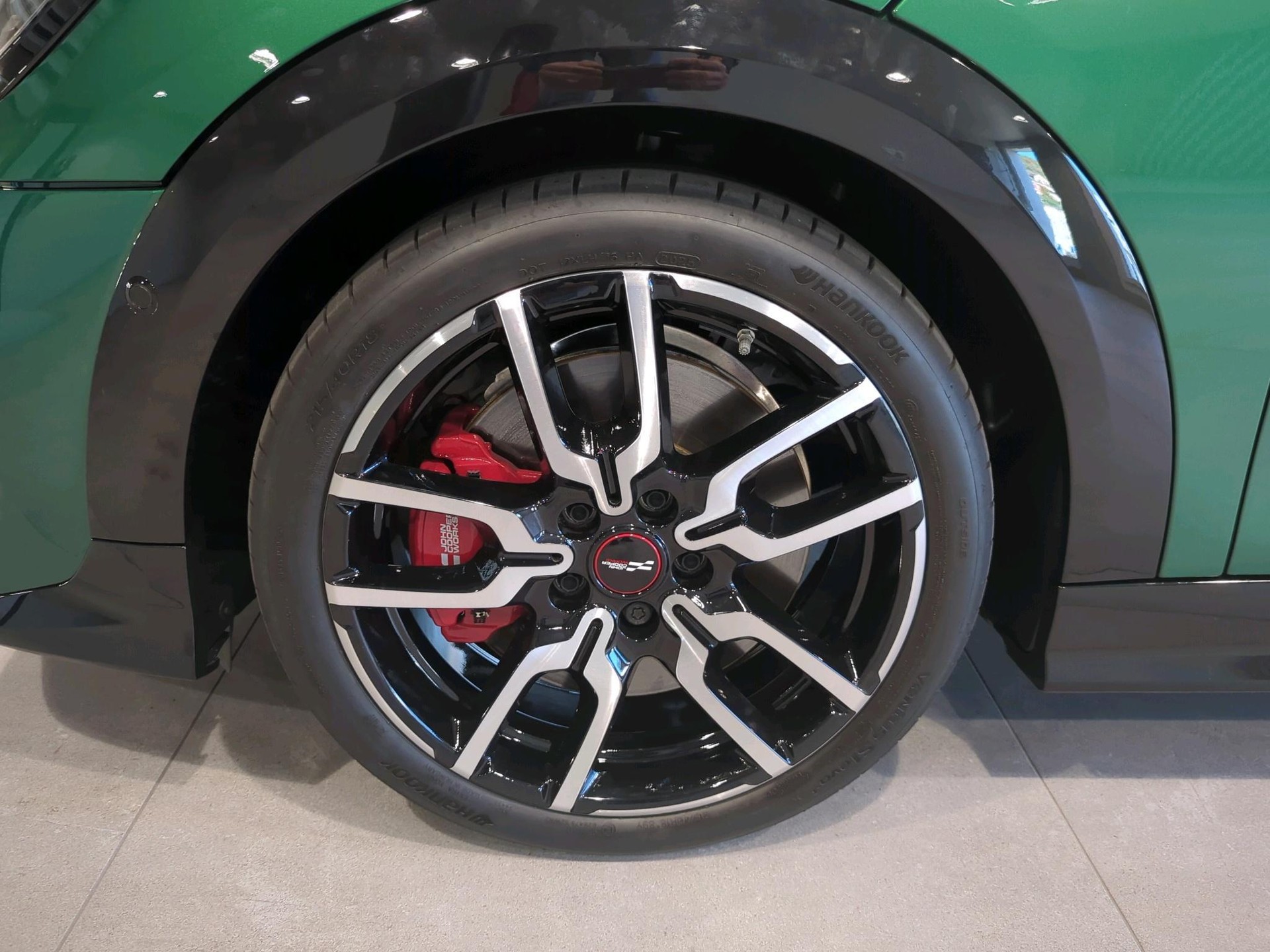 MINI John Cooper Works Cabrio-image-9