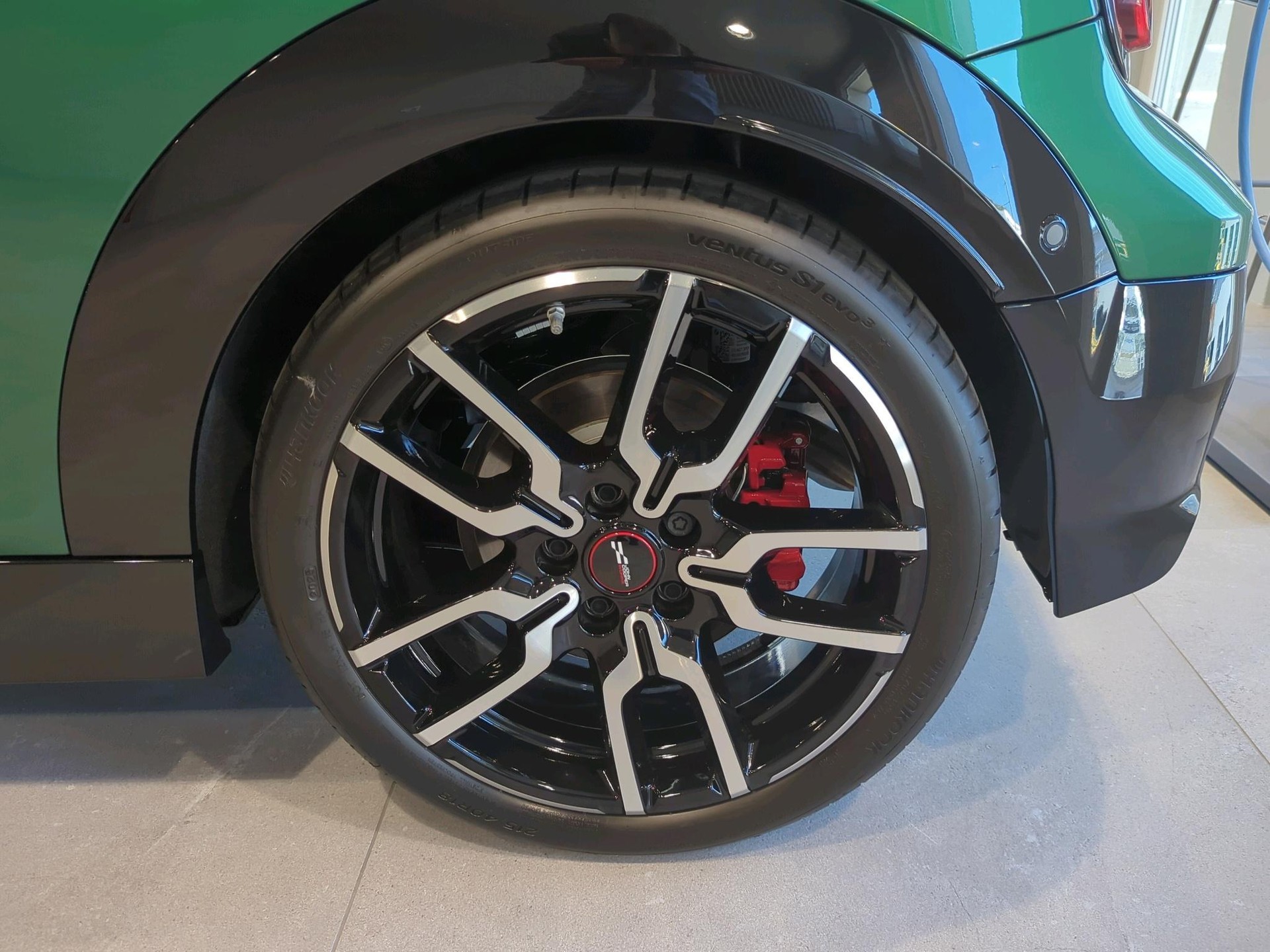 MINI John Cooper Works Cabrio-image-7