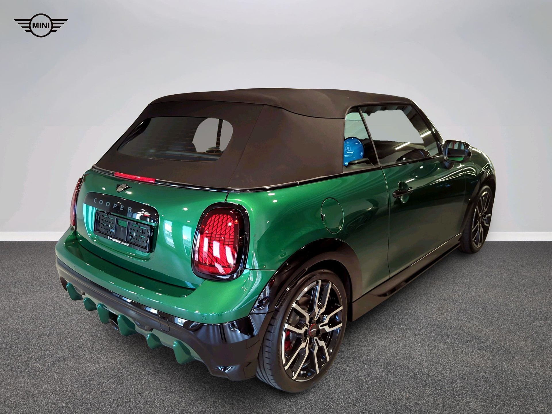 MINI John Cooper Works Cabrio-image-4