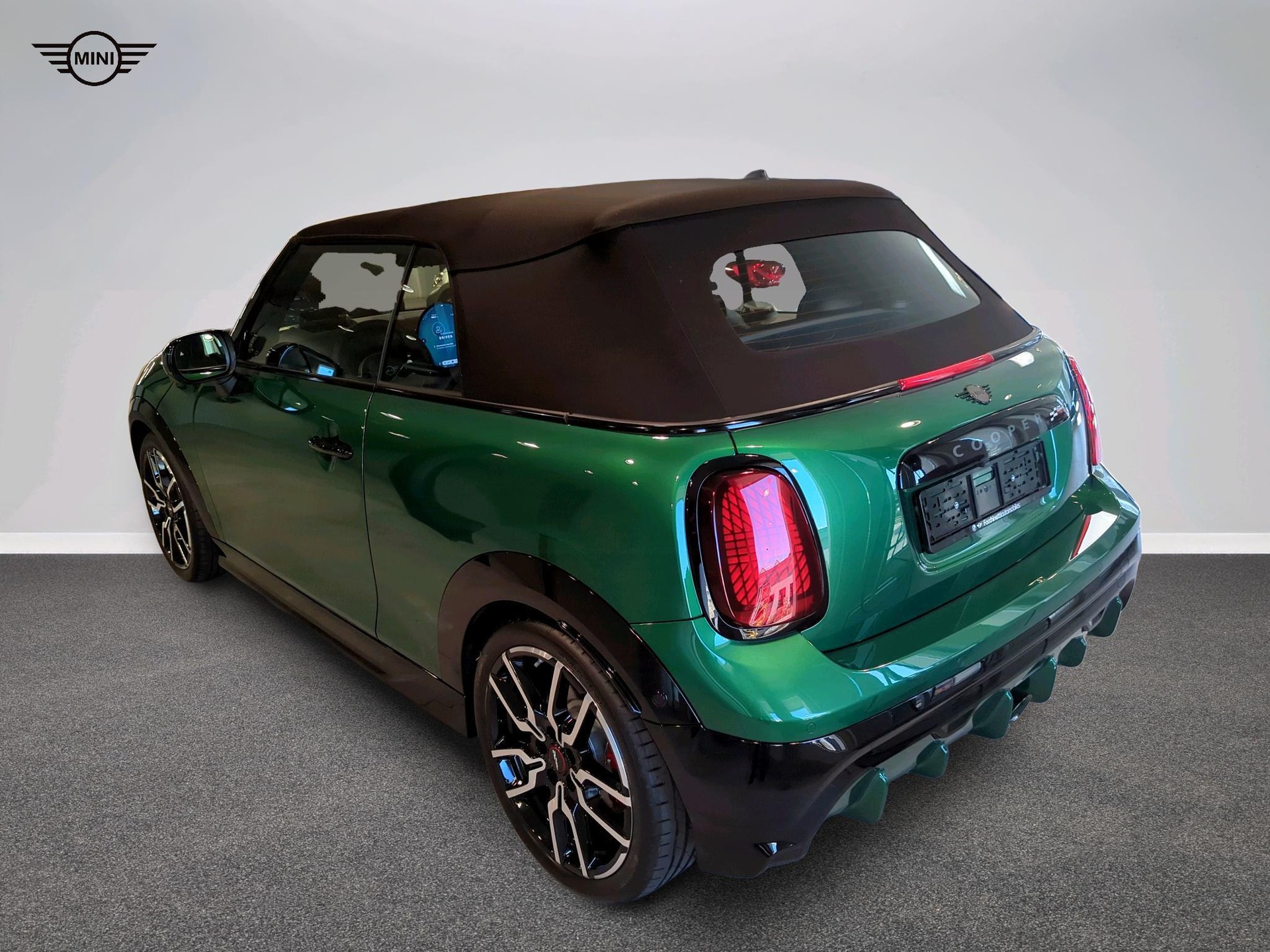 MINI John Cooper Works Cabrio-image-3