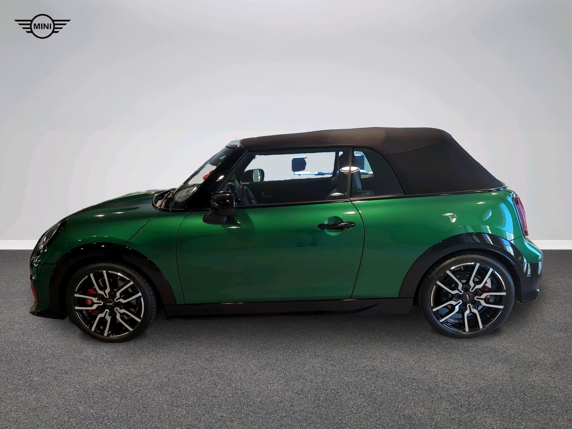 MINI John Cooper Works Cabrio-image-1