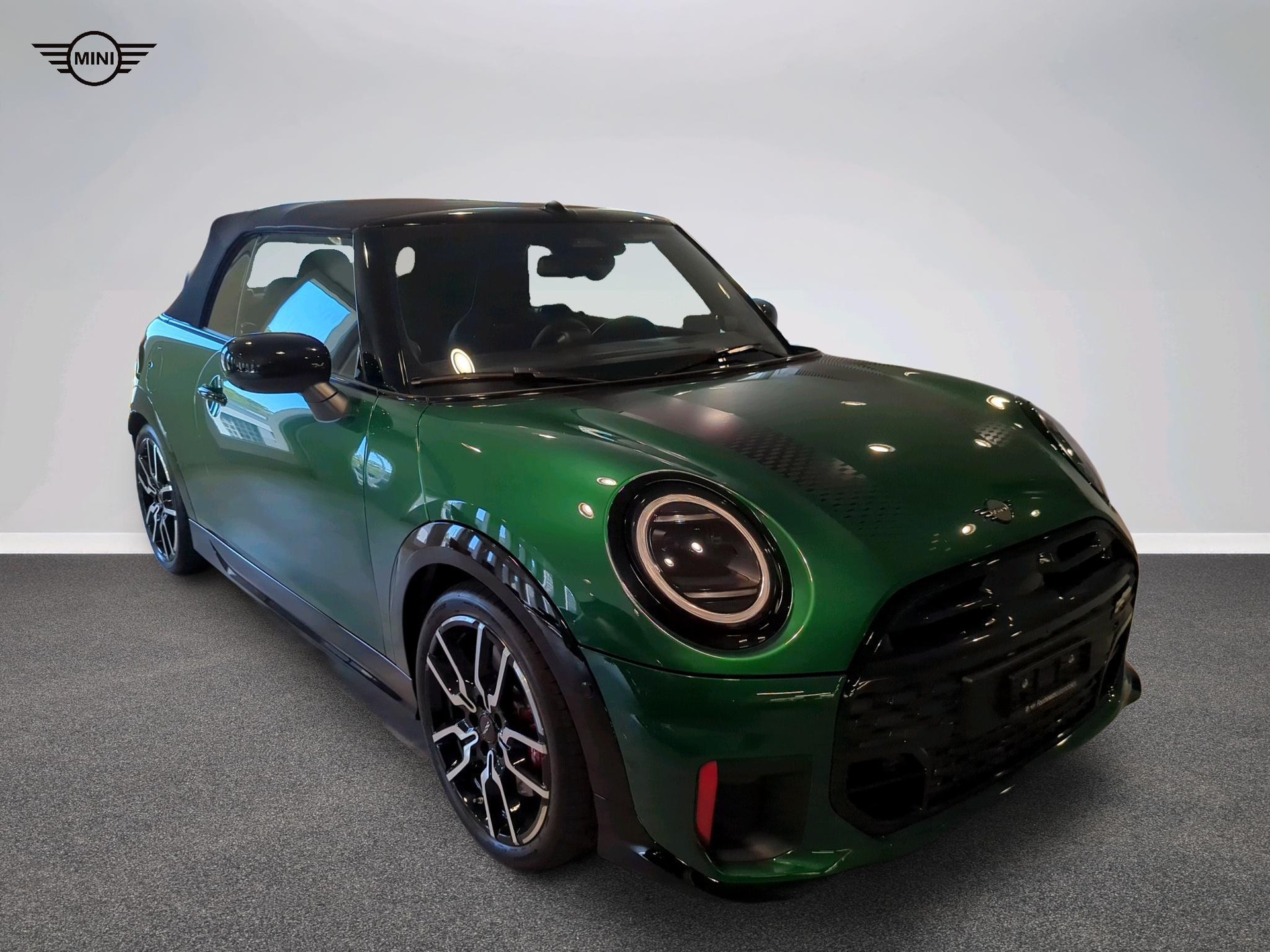MINI John Cooper Works Cabrio-image-11
