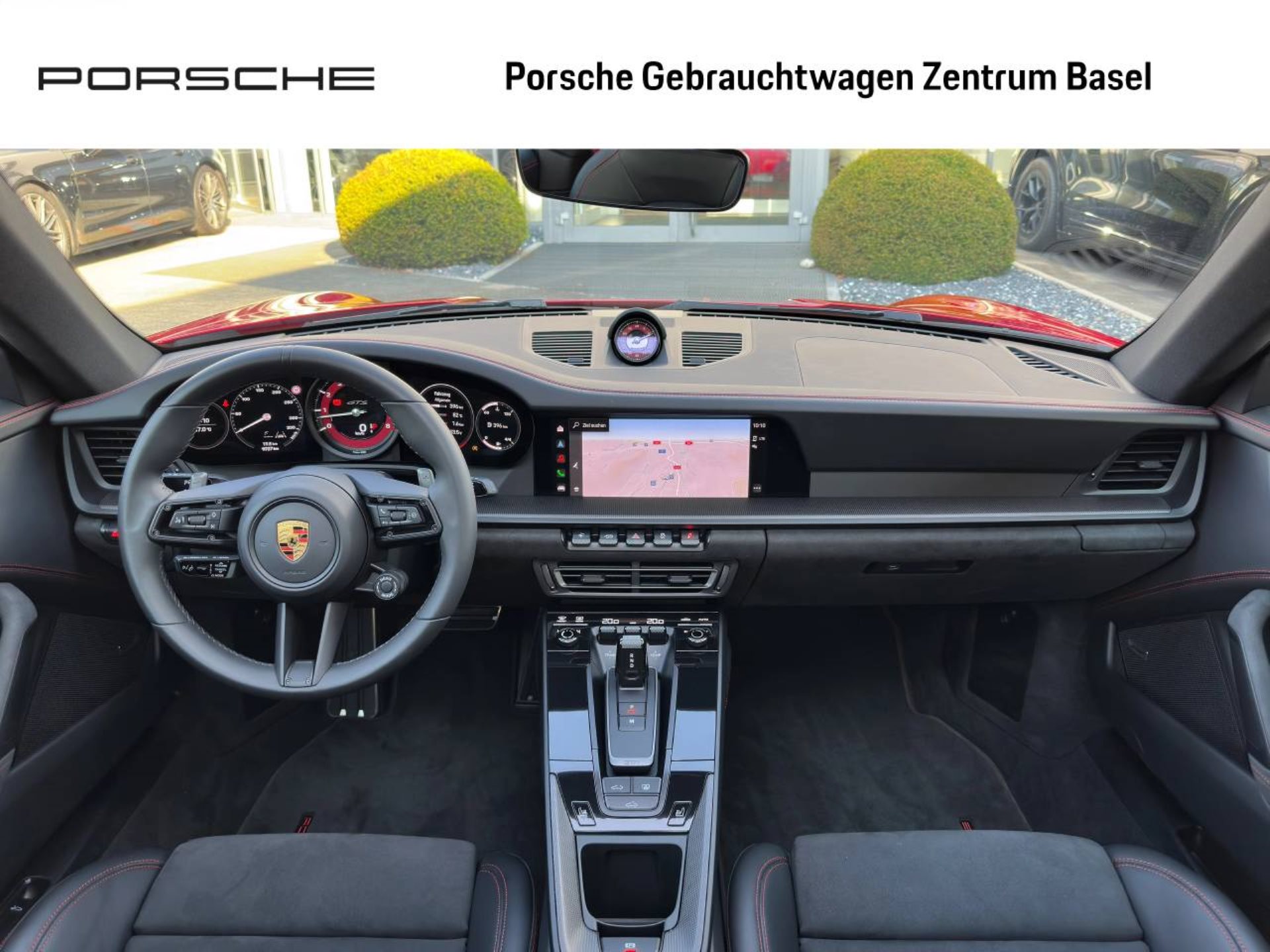 PORSCHE 911 Carrera 4 GTS-image-16