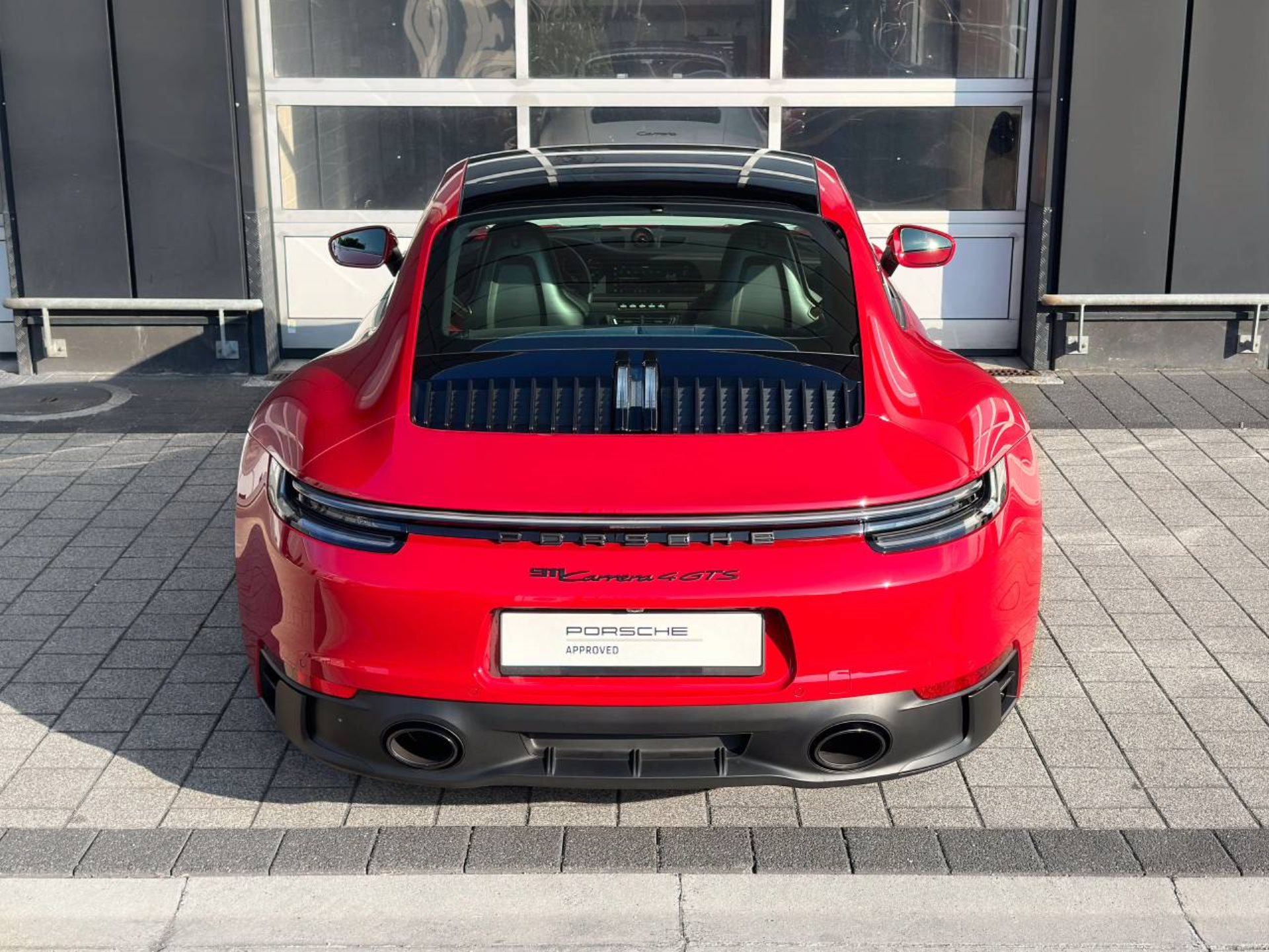 PORSCHE 911 Carrera 4 GTS-image-12