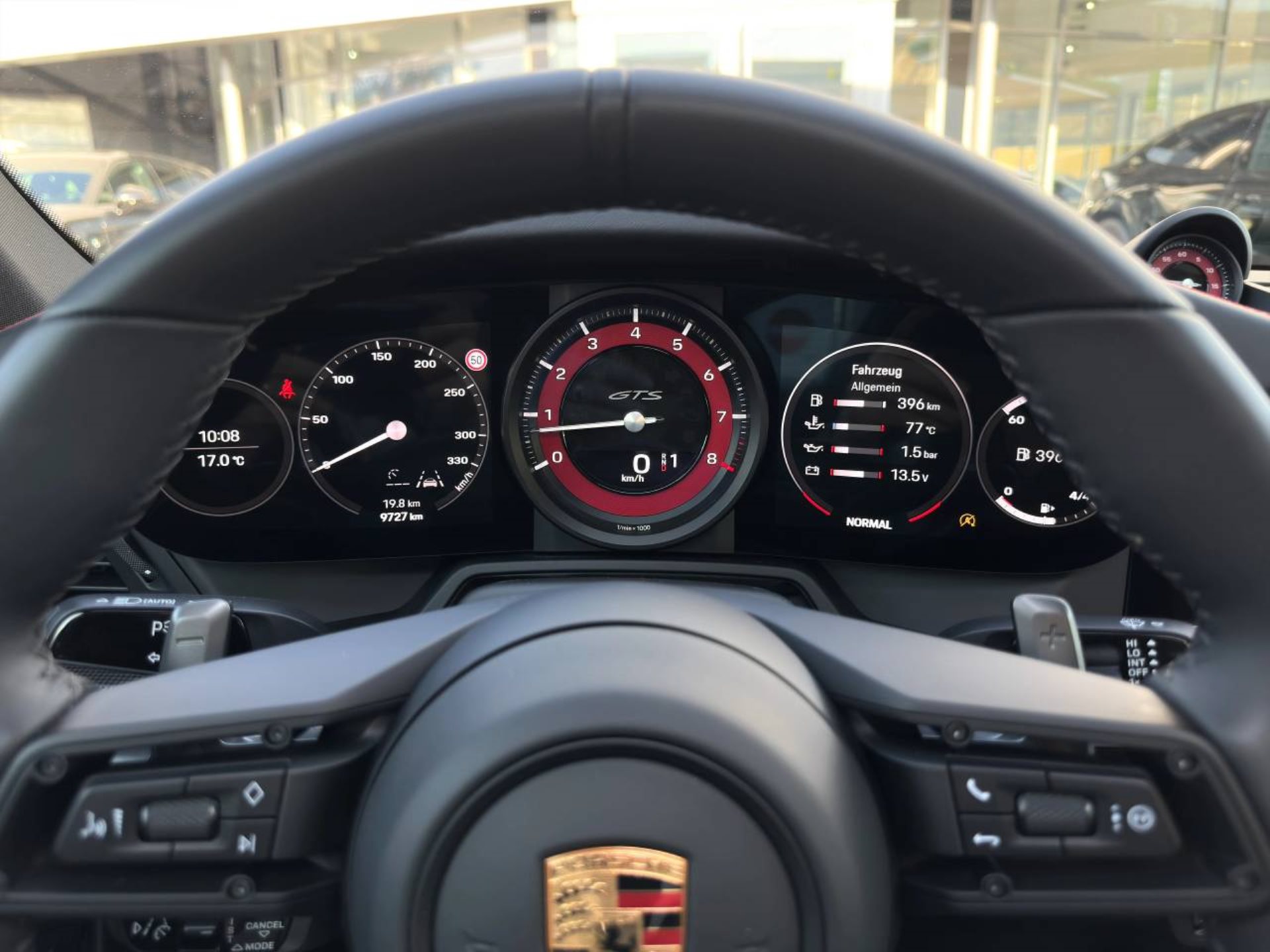 PORSCHE 911 Carrera 4 GTS-image-15