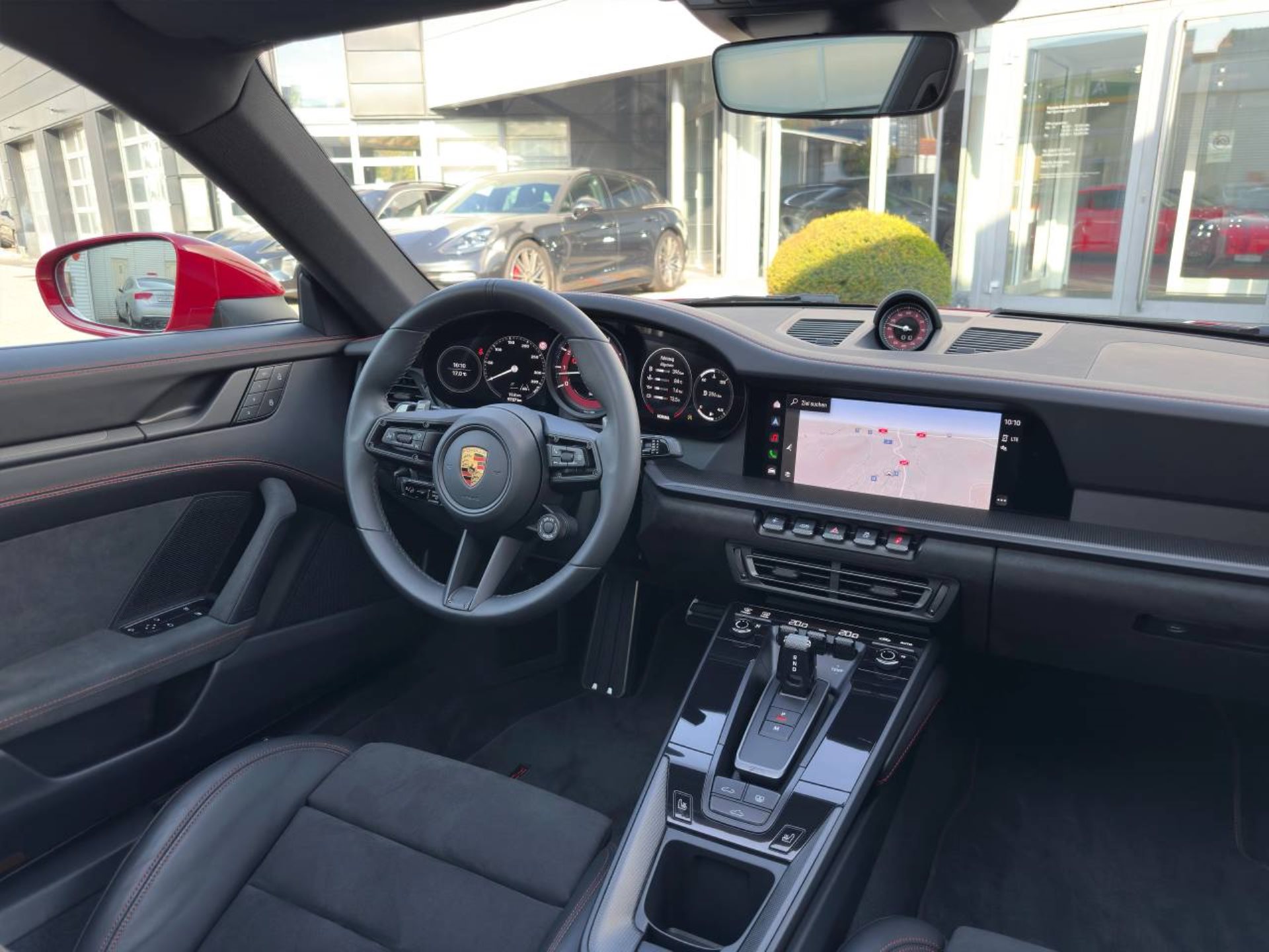 PORSCHE 911 Carrera 4 GTS-image-20