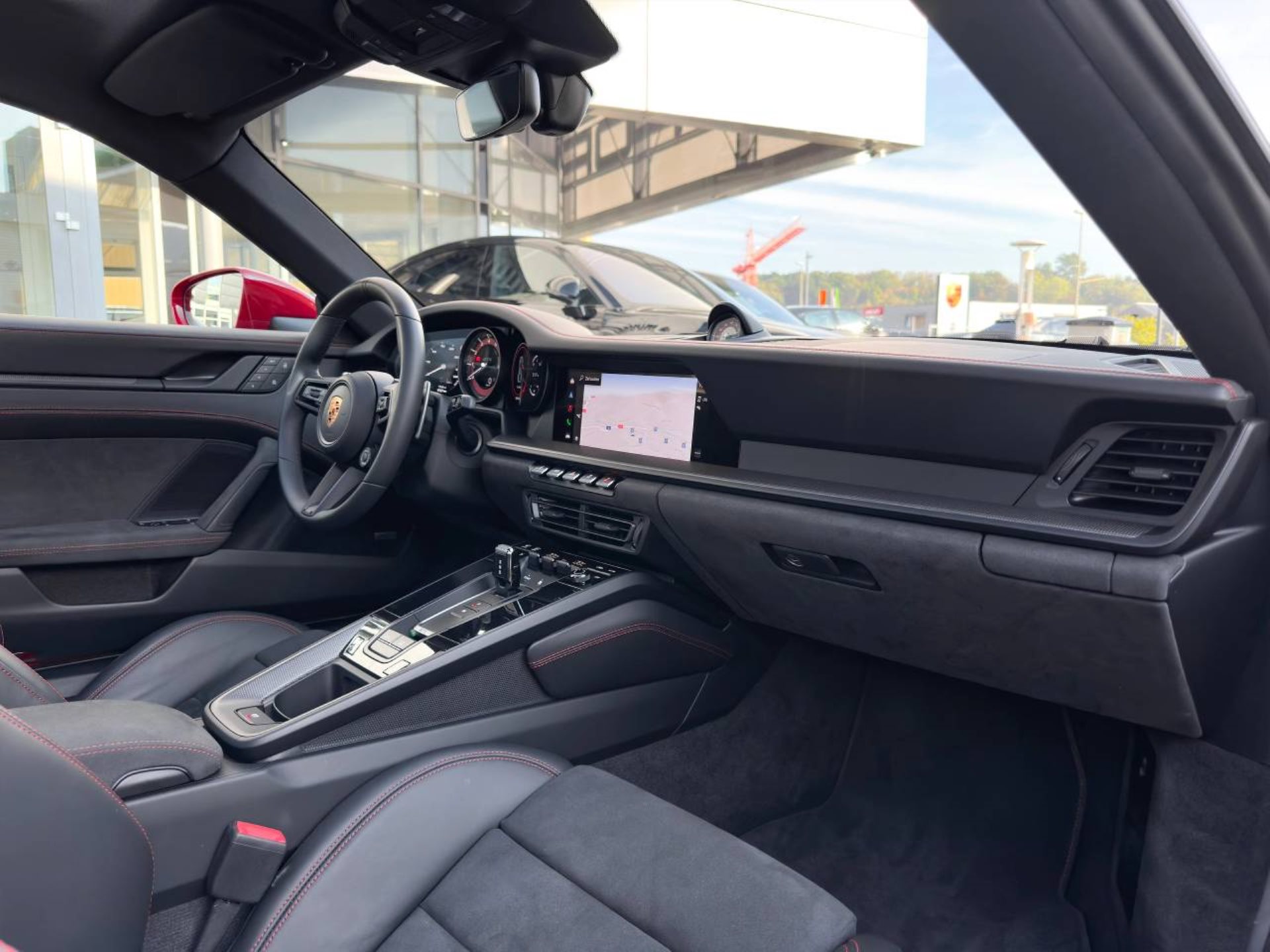 PORSCHE 911 Carrera 4 GTS-image-24
