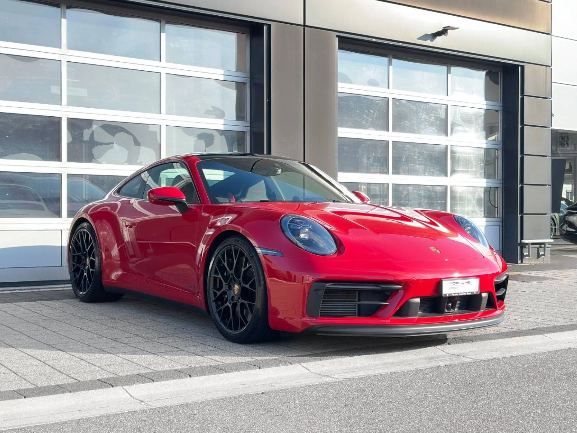 PORSCHE 911 Carrera 4 GTS-image-9
