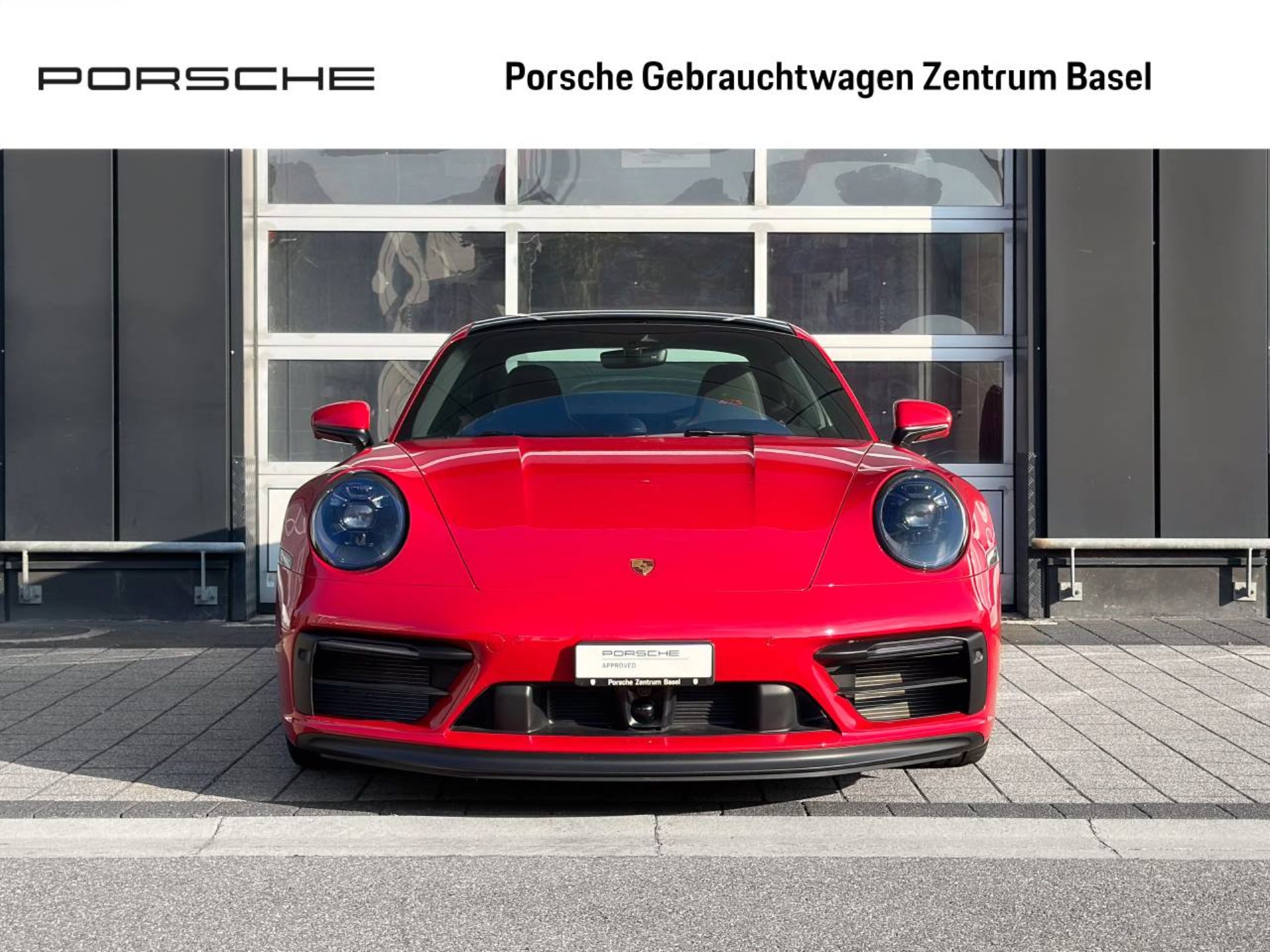 PORSCHE 911 Carrera 4 GTS-image-7