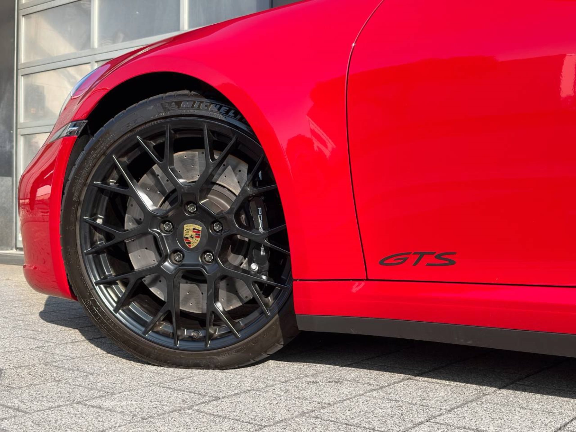 PORSCHE 911 Carrera 4 GTS-image-31