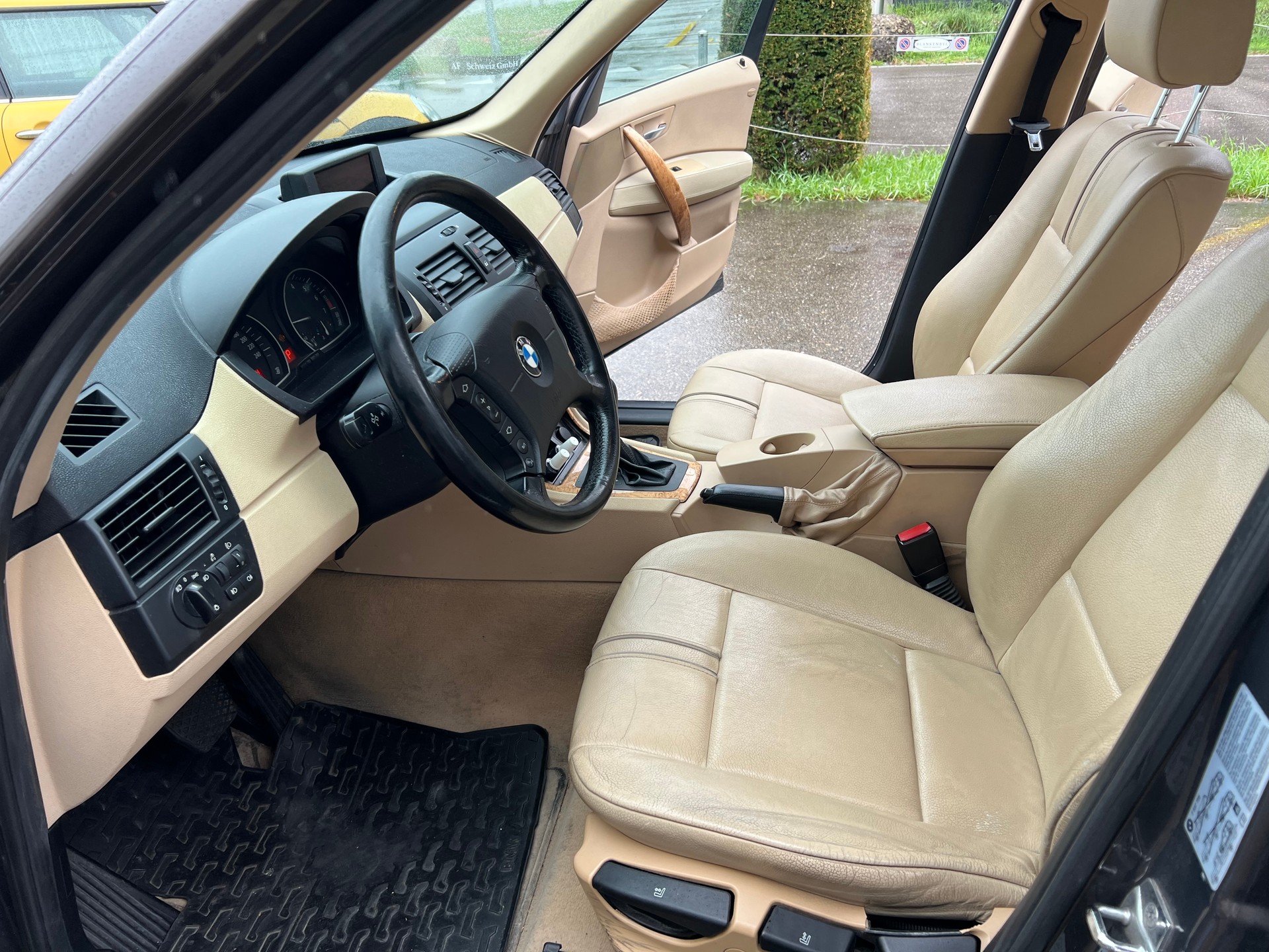 BMW X3 3.0i-image-9