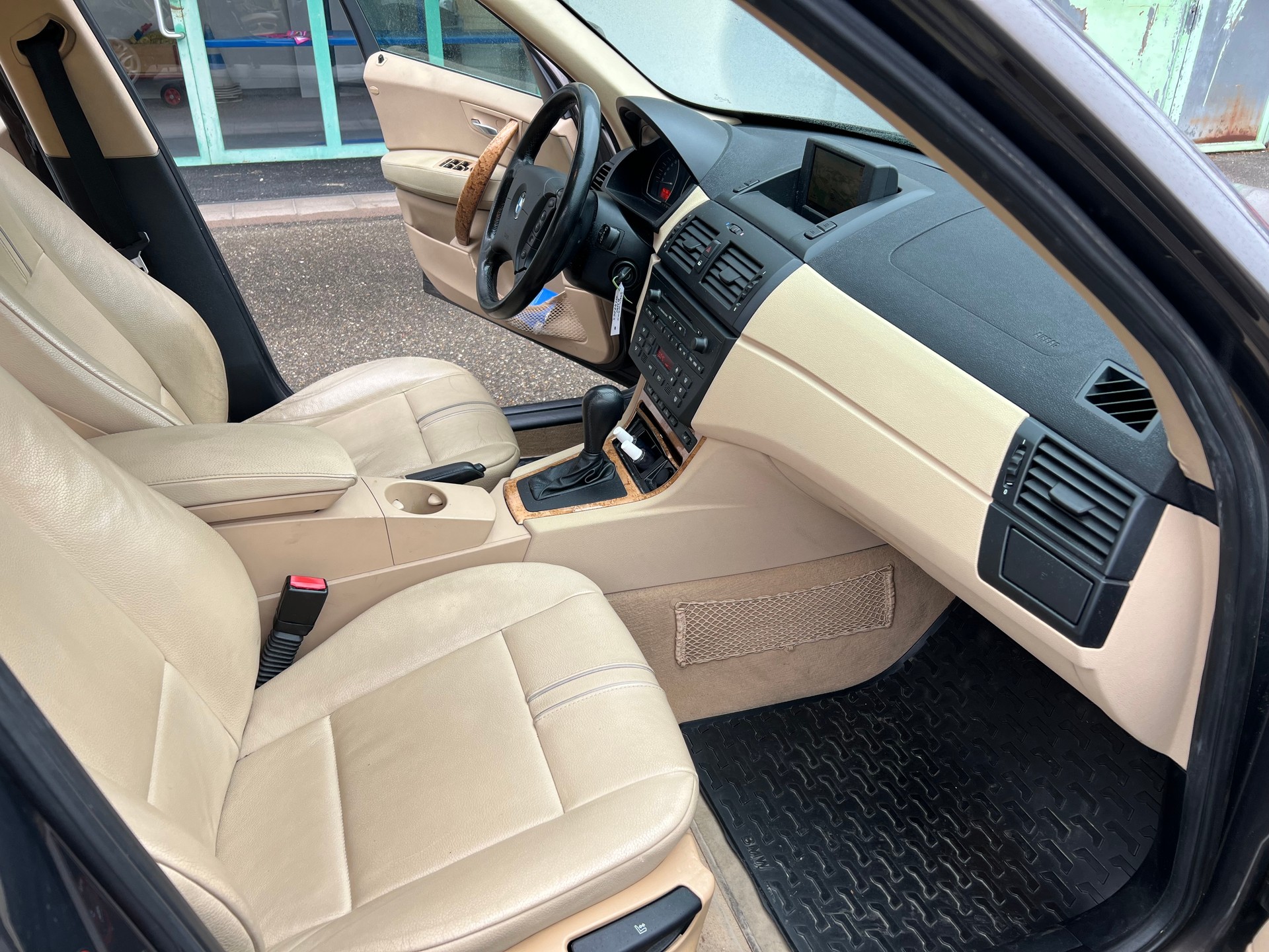 BMW X3 3.0i-image-8