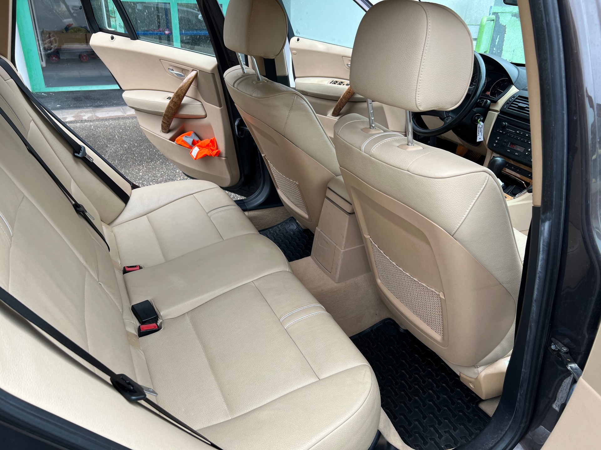 BMW X3 3.0i-image-6