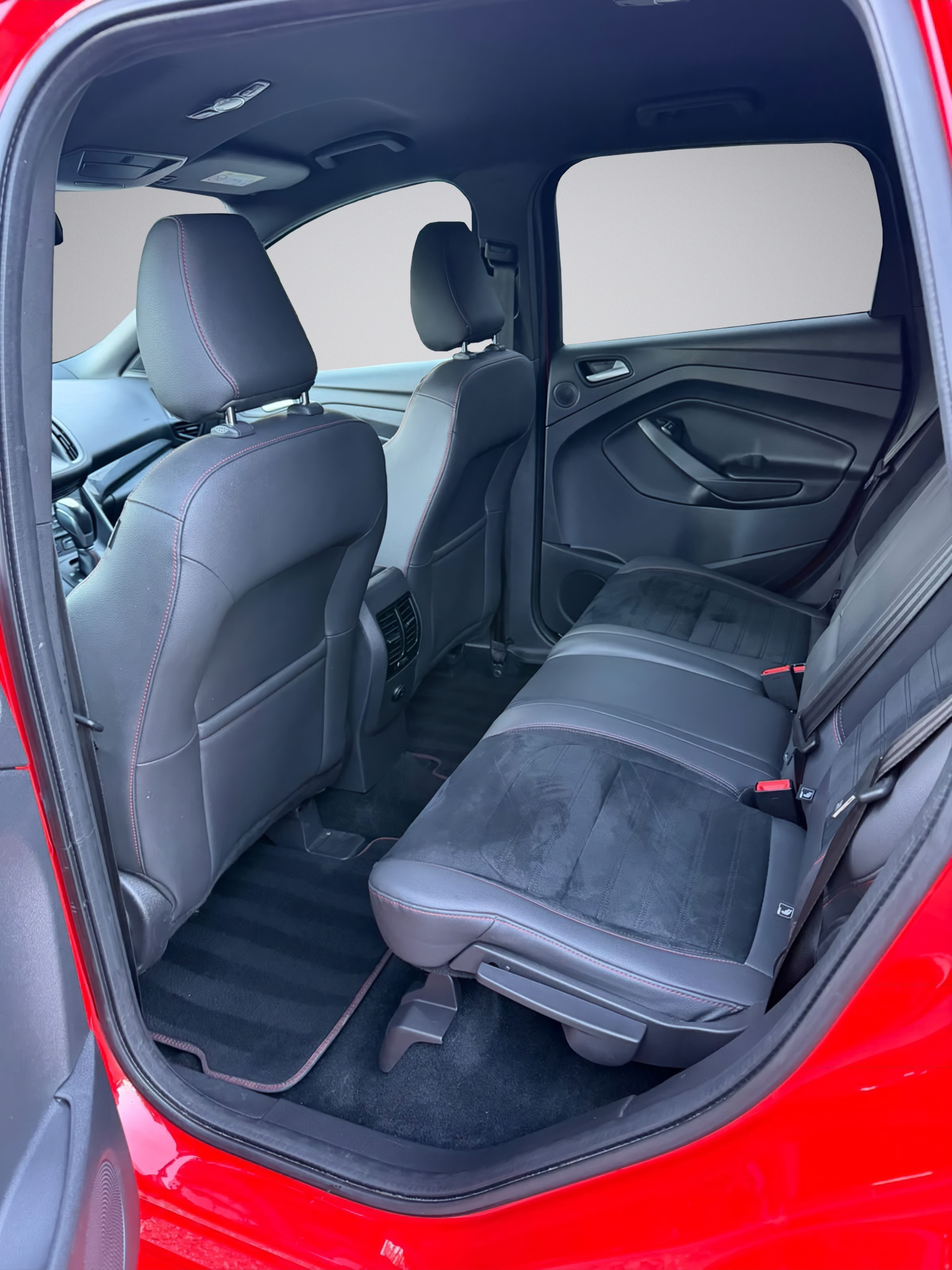 FORD Kuga 2.0 TDCi ST Line High 4WD PowerShift * AHK * Sport Line *-image-9