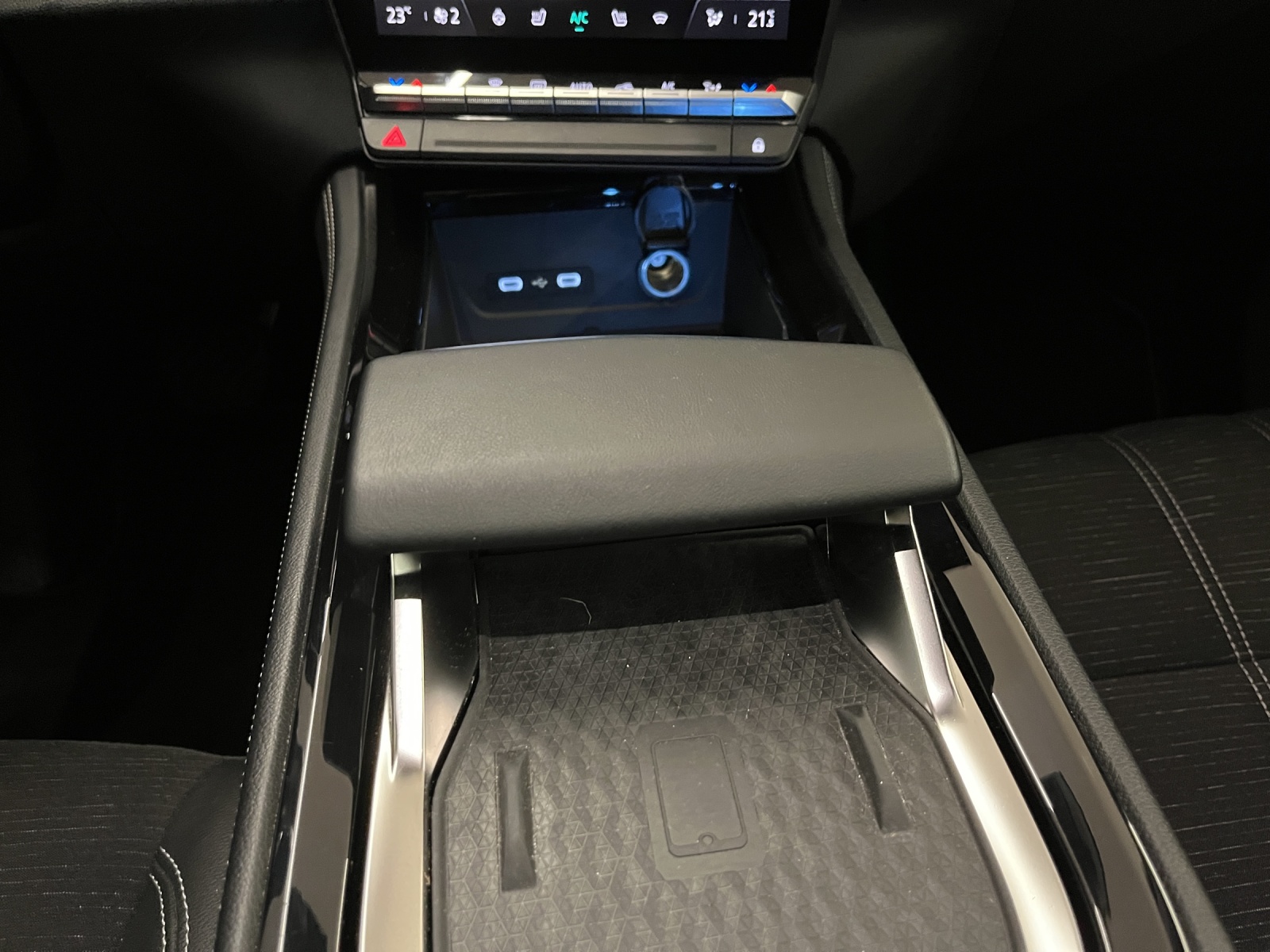 RENAULT Austral 1.2 E-Tech techno-image-11