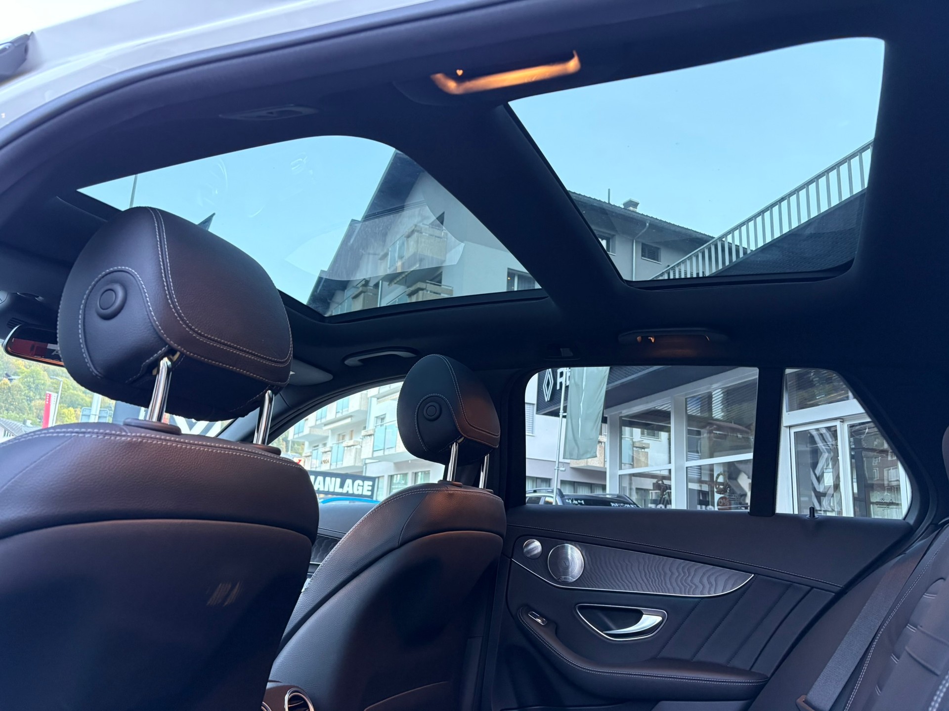 MERCEDES-BENZ C 250 BlueTEC AMG Line 4M-image-16