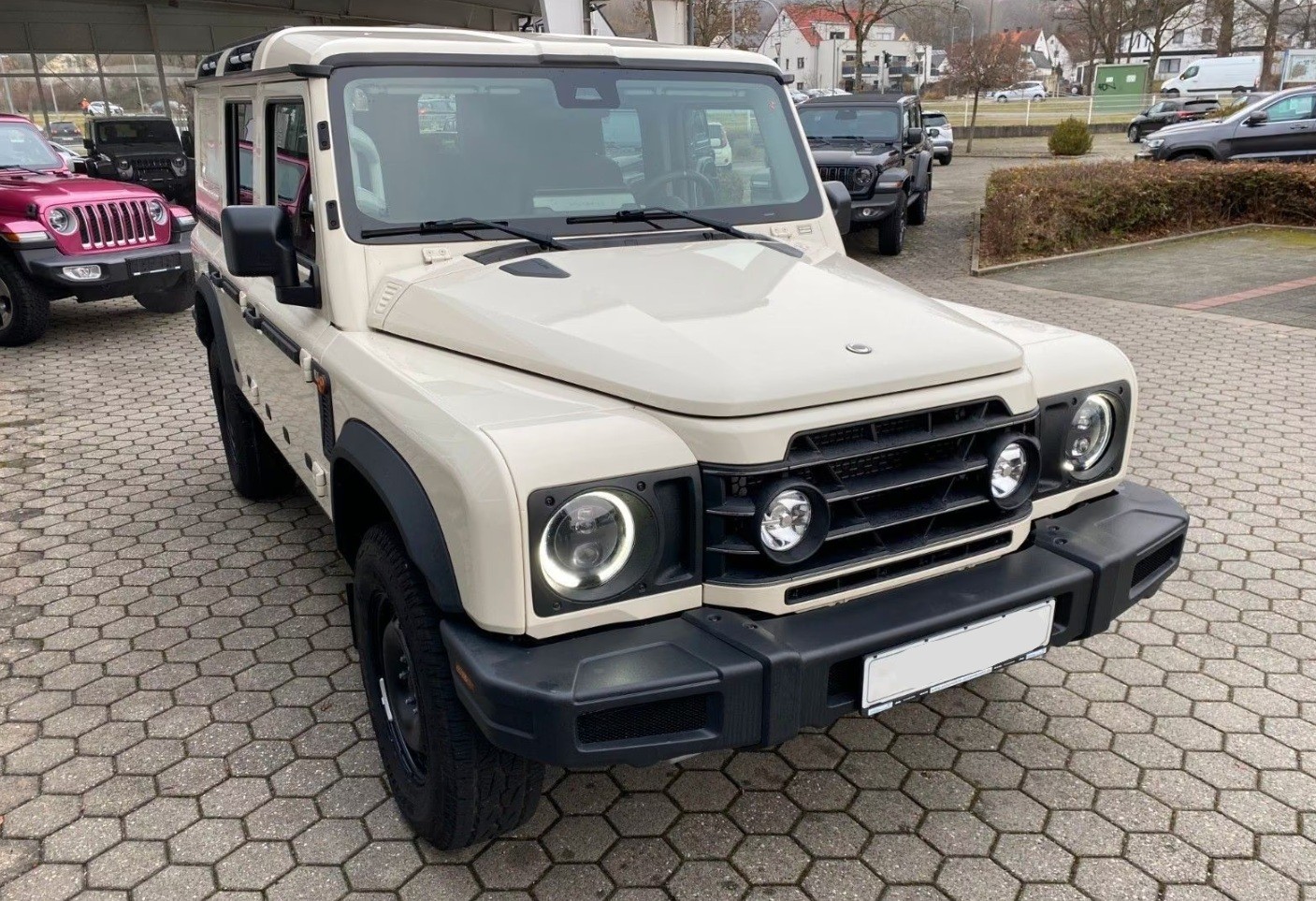 INEOS Grenadier 3.0 Utility Wagon 5-Sitz-image-3