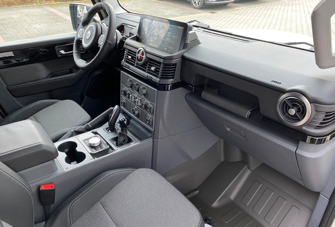 INEOS Grenadier 3.0 Utility Wagon 5-Sitz-image-8