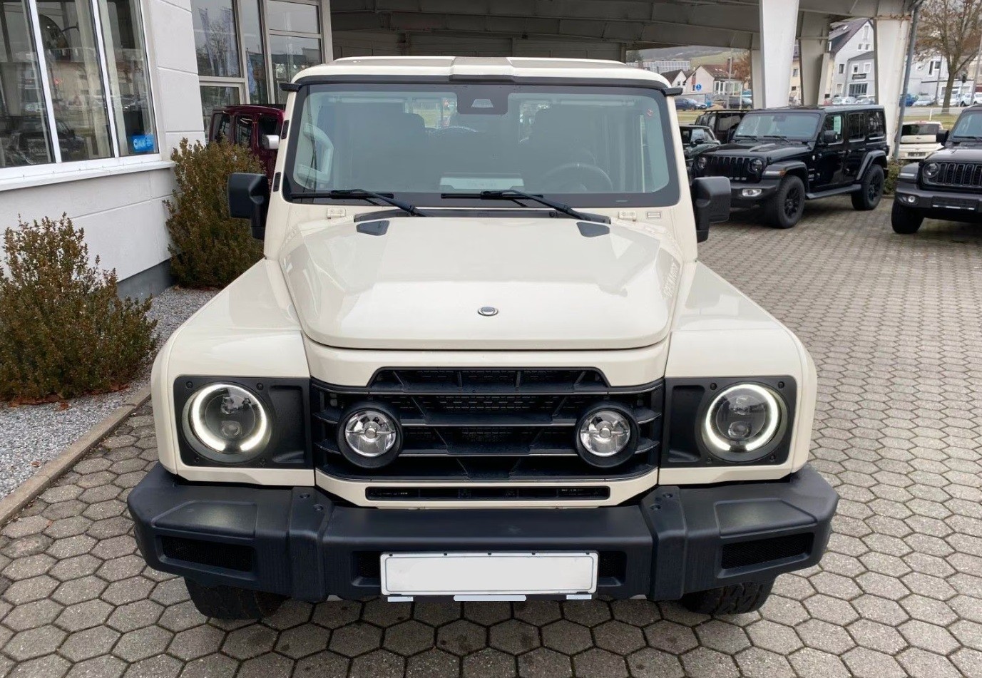INEOS Grenadier 3.0 Utility Wagon 5-Sitz-image-2