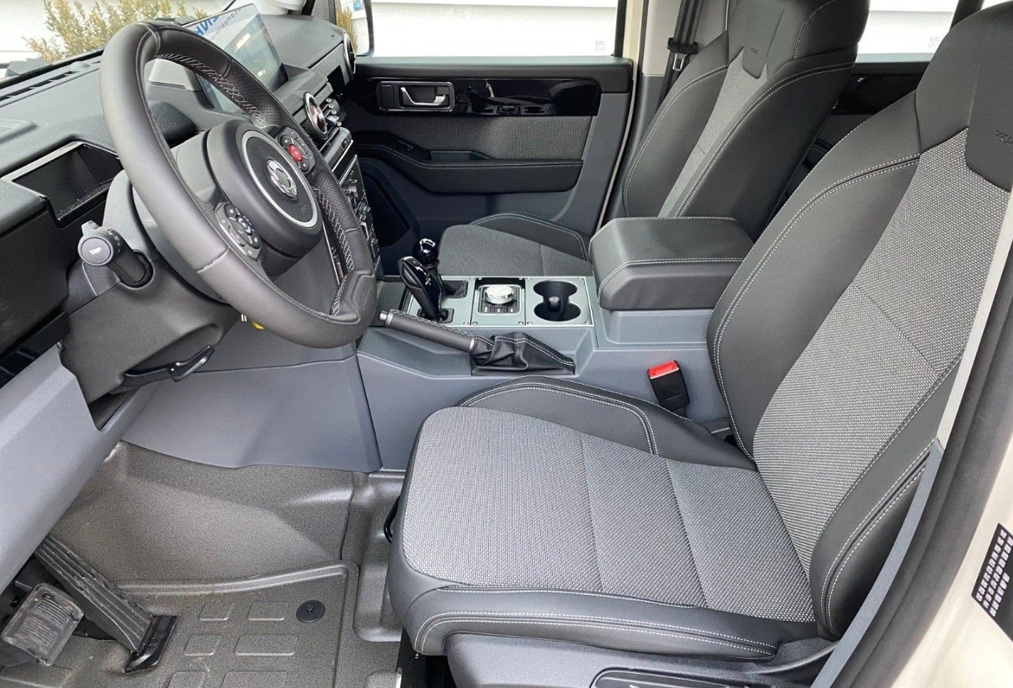 INEOS Grenadier 3.0 Utility Wagon 5-Sitz-image-7