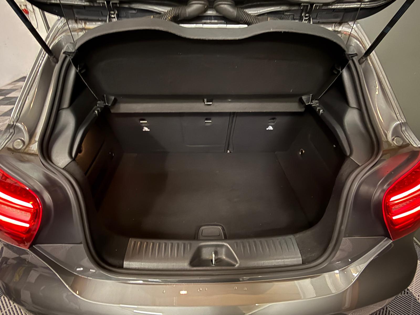 MERCEDES-BENZ A 250 AMG Line 4Matic 7G-DCT-image-11
