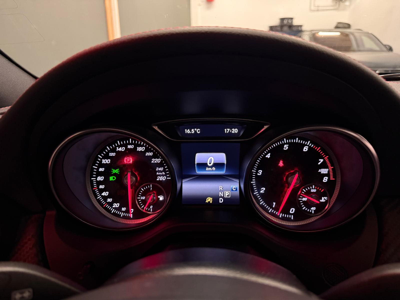 MERCEDES-BENZ A 250 AMG Line 4Matic 7G-DCT-image-18