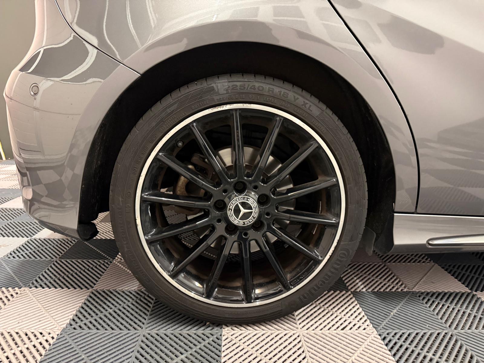 MERCEDES-BENZ A 250 AMG Line 4Matic 7G-DCT-image-28