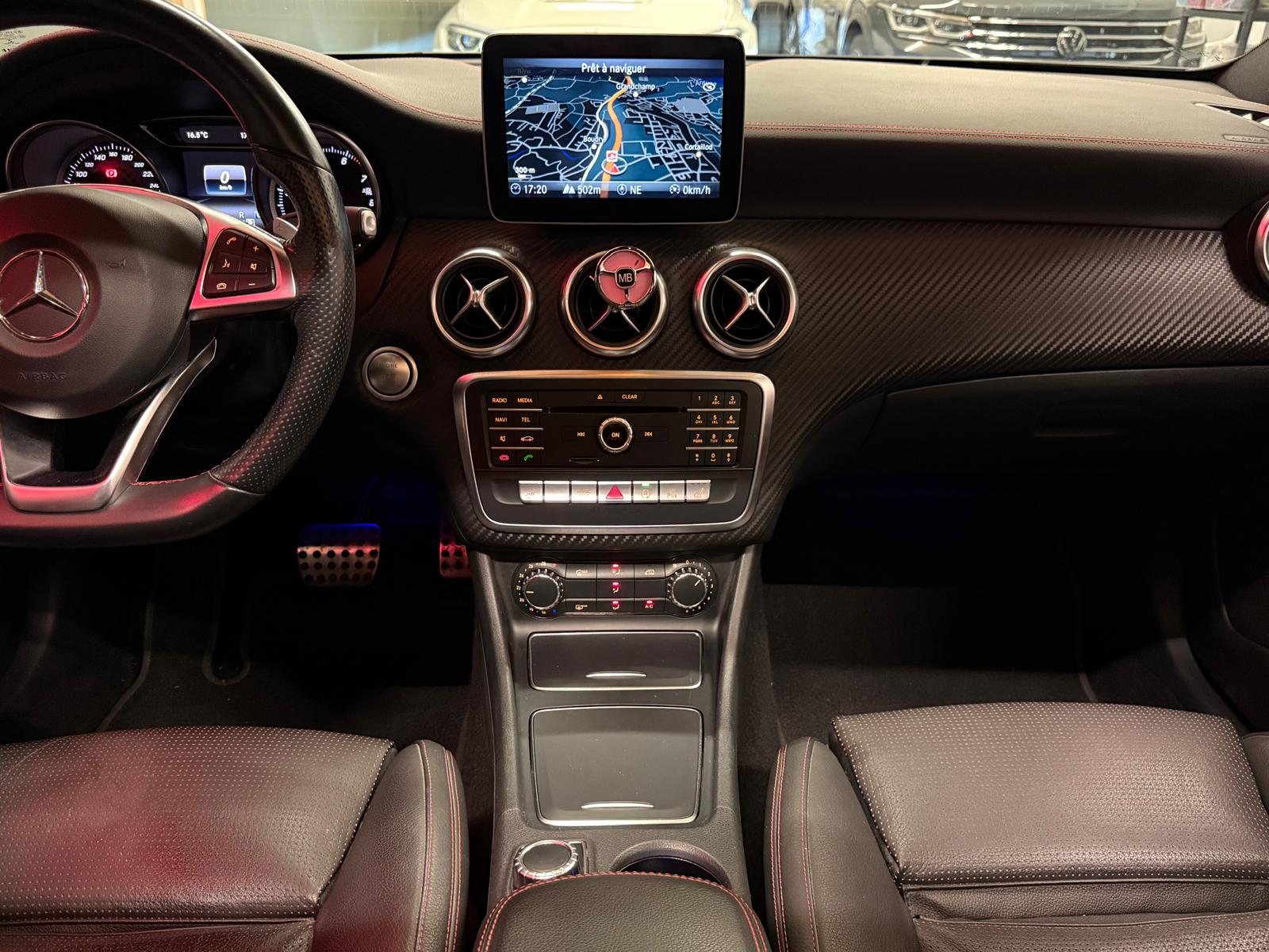 MERCEDES-BENZ A 250 AMG Line 4Matic 7G-DCT-image-23
