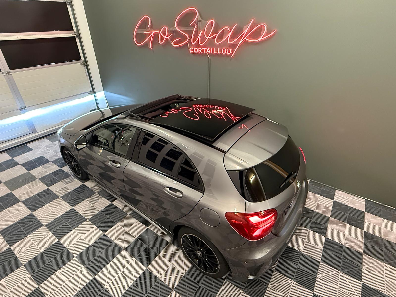 MERCEDES-BENZ A 250 AMG Line 4Matic 7G-DCT-image-2