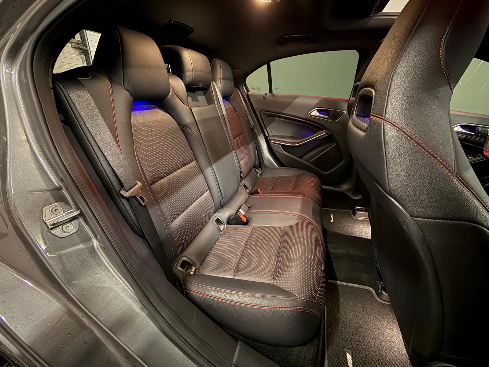 MERCEDES-BENZ A 250 AMG Line 4Matic 7G-DCT-image-12