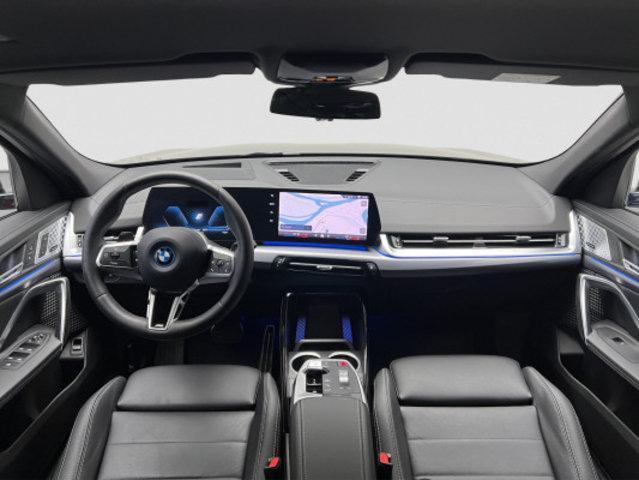 BMW iX2 U10 30 xDrive-image-10