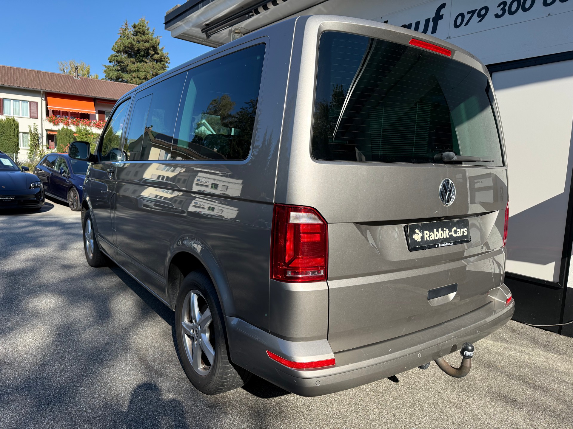 VW T6 Multivan 2.0 TDI Trendline 4Motion DSG Bulli-image-3