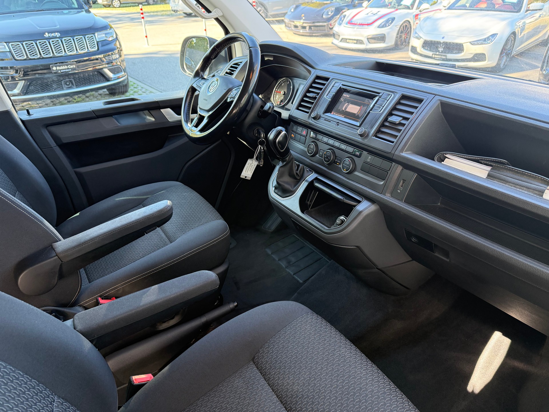VW T6 Multivan 2.0 TDI Trendline 4Motion DSG Bulli-image-7