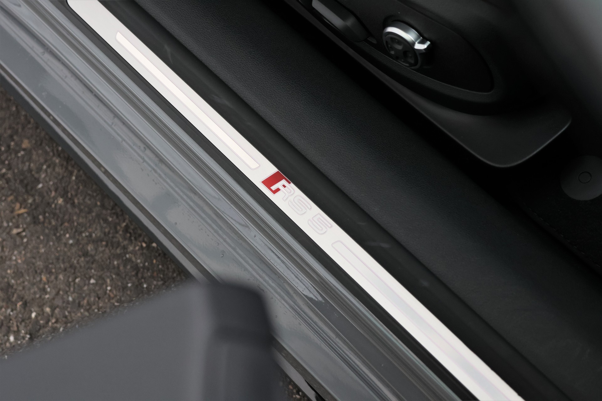 AUDI RS5 Coupé 2.9 TFSI quattro tiptronic (CH) *NardoGrey*-image-23