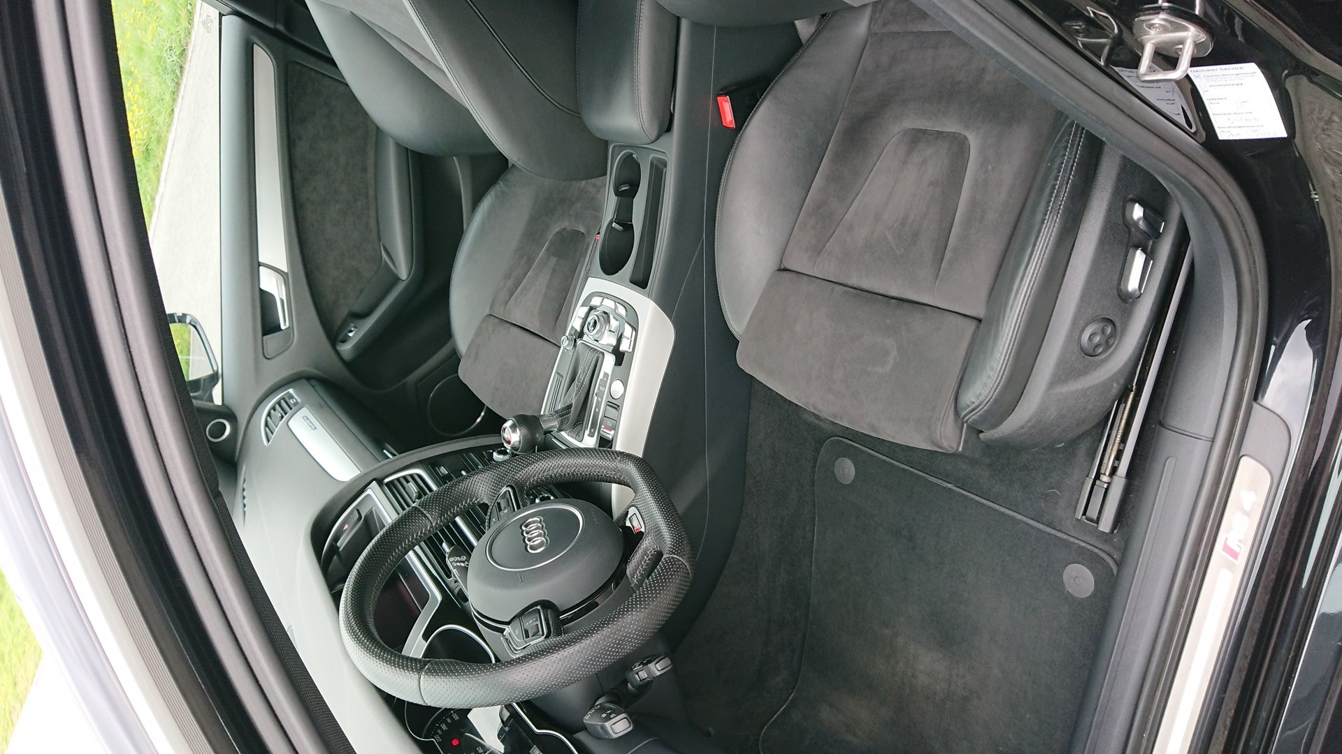 AUDI RS4 Avant 4.2 FSI V8 quattro S-tronic-image-8