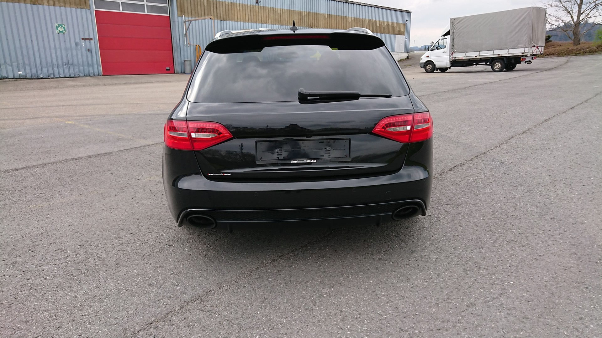 AUDI RS4 Avant 4.2 FSI V8 quattro S-tronic-image-2