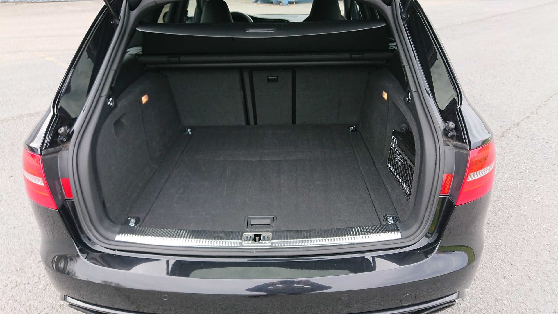 AUDI RS4 Avant 4.2 FSI V8 quattro S-tronic-image-4