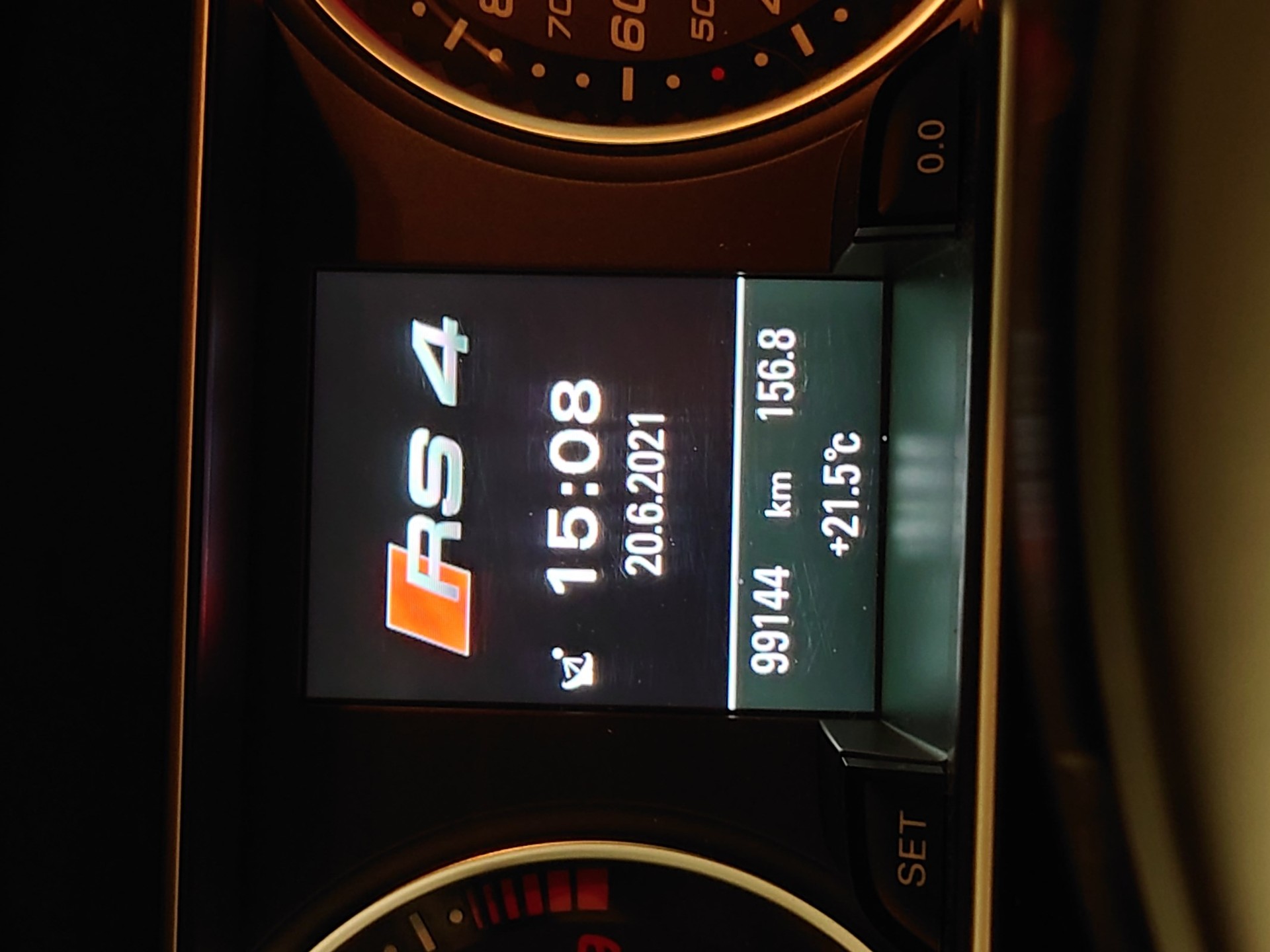AUDI RS4 Avant 4.2 FSI V8 quattro S-tronic-image-6