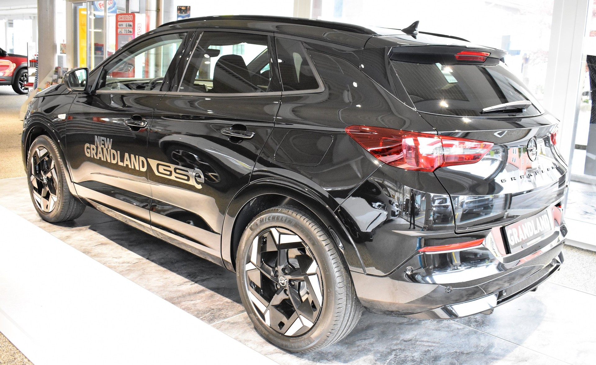 OPEL Grandland 1.6 Hybrid4 GSe Automatik-image-2