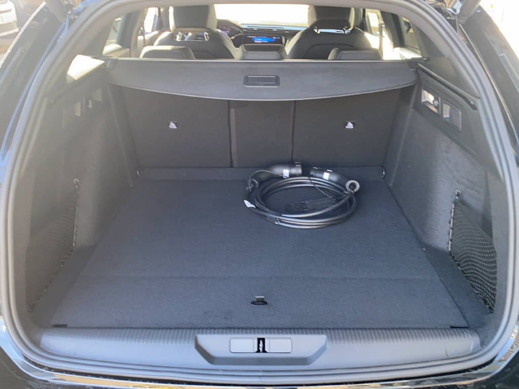 PEUGEOT 308 SW 1.6 PHEV 225 GT-image-8