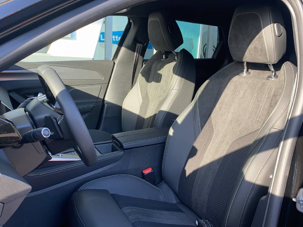 PEUGEOT 308 SW 1.6 PHEV 225 GT-image-4