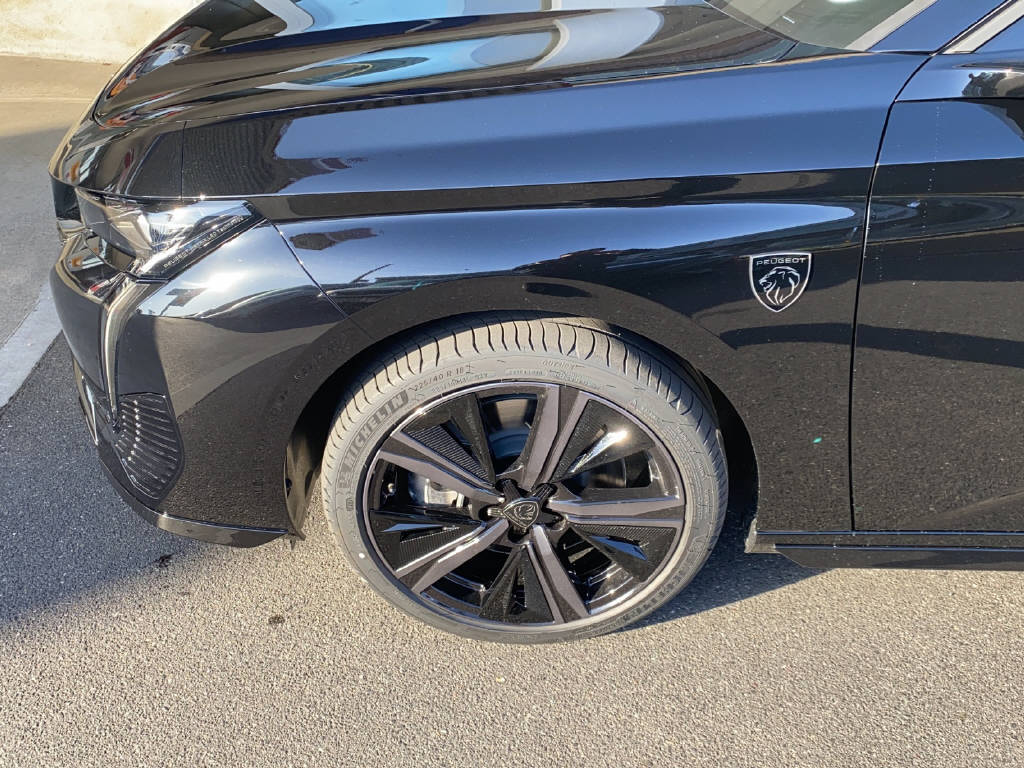 PEUGEOT 308 SW 1.6 PHEV 225 GT-image-9
