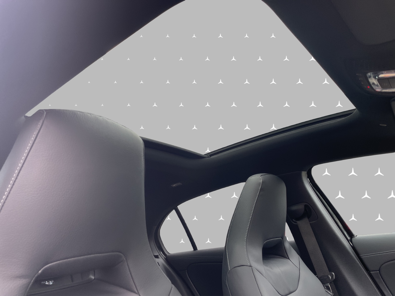 MERCEDES-BENZ A 220 4Matic 8G-DCT-image-10