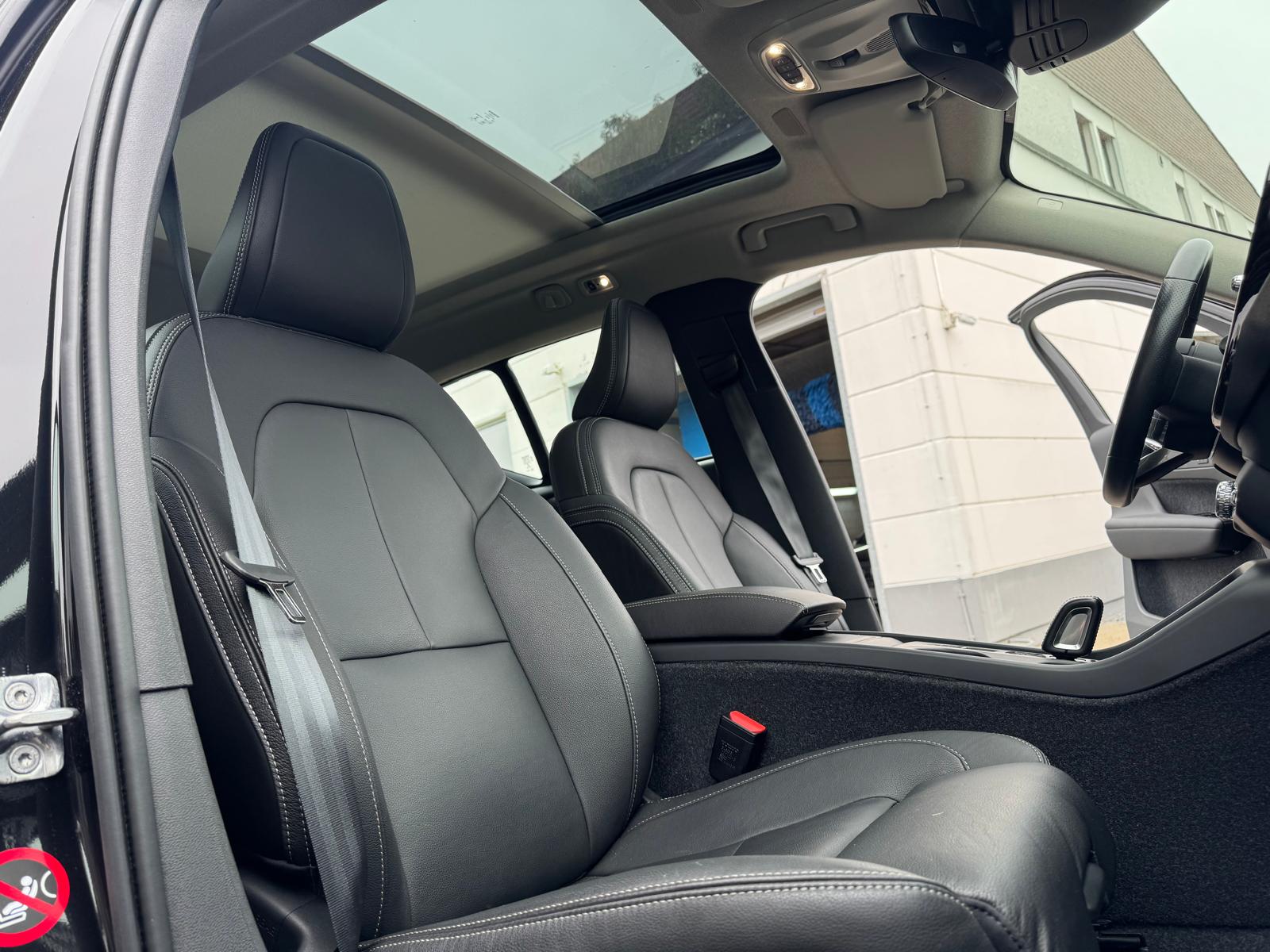 VOLVO XC40 T5 AWD Momentum Geartronic-image-10