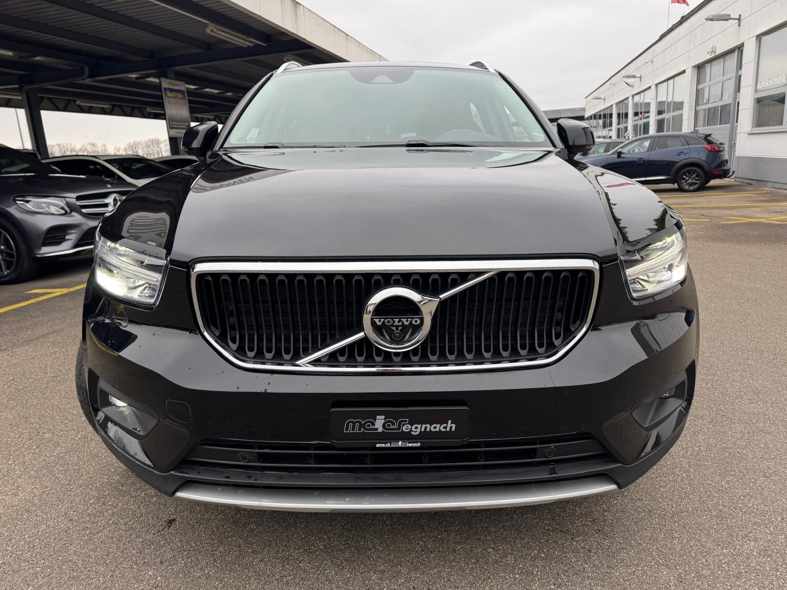 VOLVO XC40 T5 AWD Momentum Geartronic-image-2