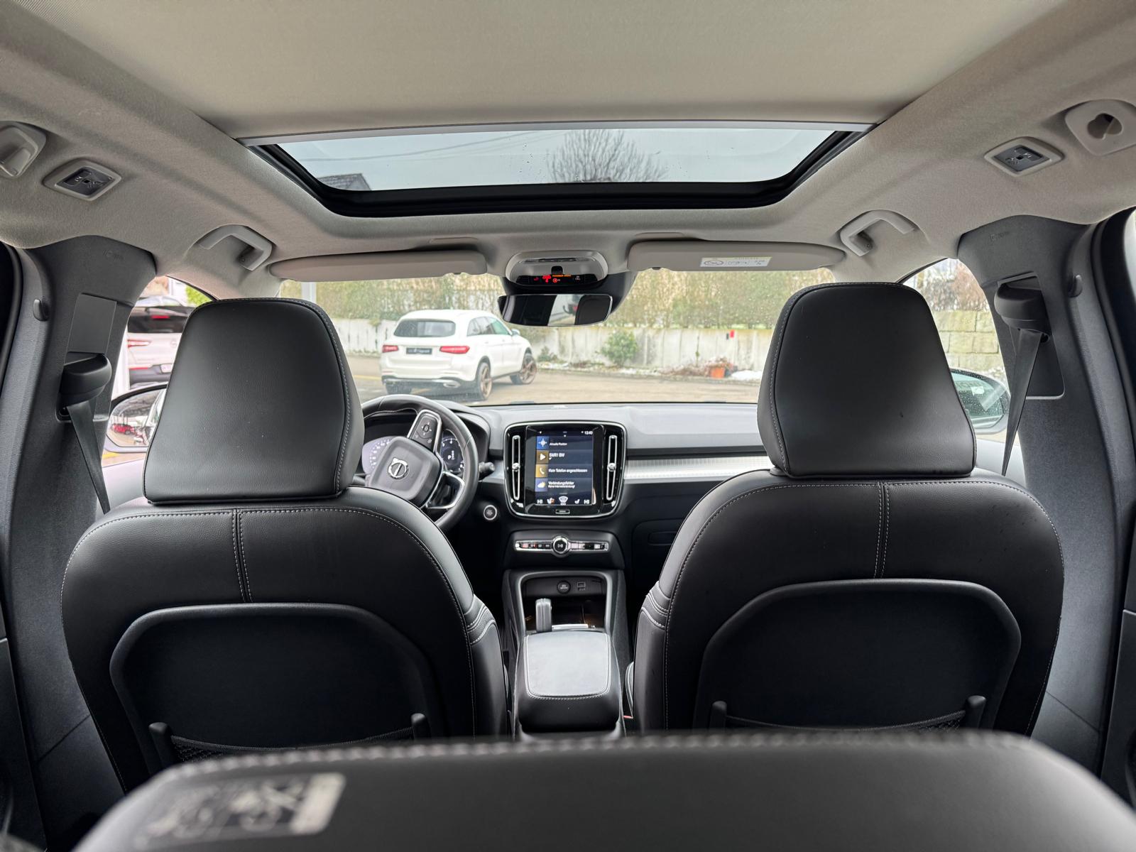 VOLVO XC40 T5 AWD Momentum Geartronic-image-8