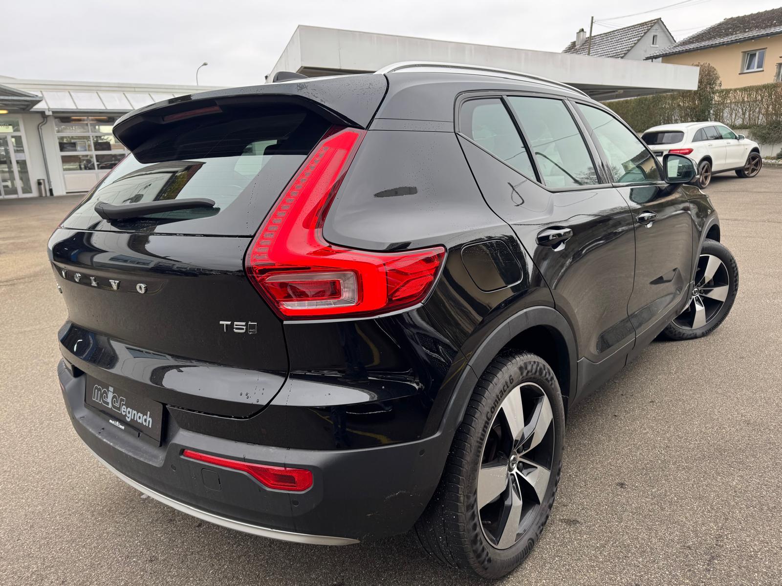 VOLVO XC40 T5 AWD Momentum Geartronic-image-6